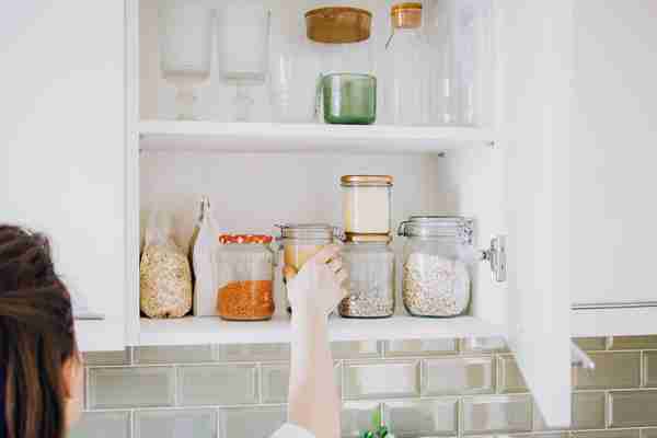 How to Deep Clean Kitchen Cabinets