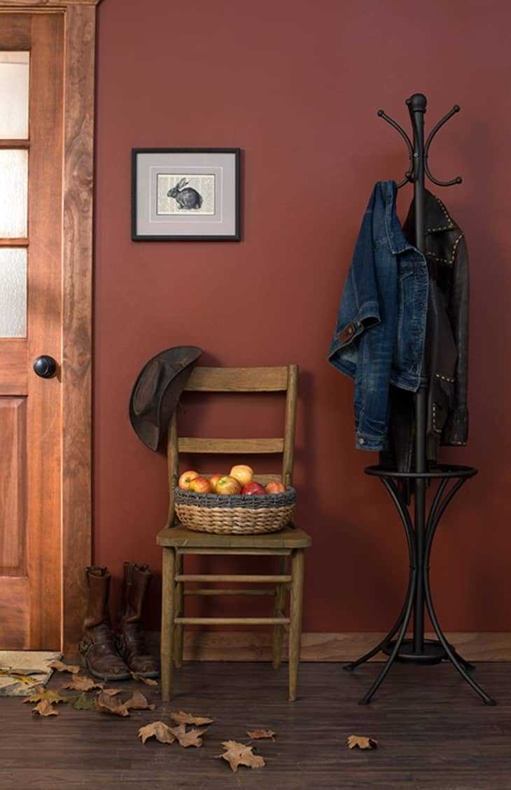 No Front Porch? Ideas to Decorate Your Entryway for Fall Instead